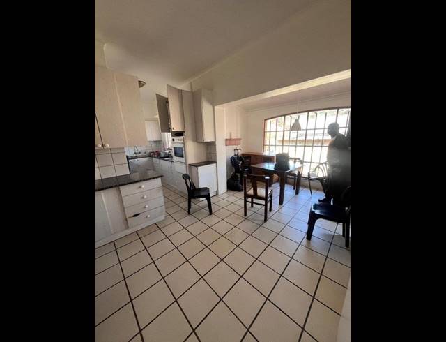 6 BEDROOM HOUSE FOR SALE IN ORANGE GROVE